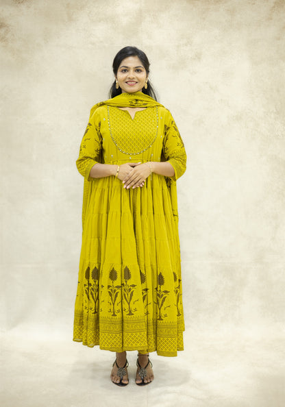 Ivory & Mustard Yellow Floral Kurta Pant Set with Dupatta - Ivory Mustard Yellow