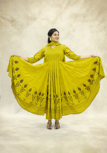 Ivory & Mustard Yellow Floral Kurta Pant Set with Dupatta - Ivory Mustard Yellow