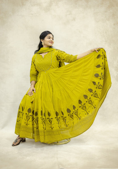 Ivory & Mustard Yellow Floral Kurta Pant Set with Dupatta - Ivory Mustard Yellow