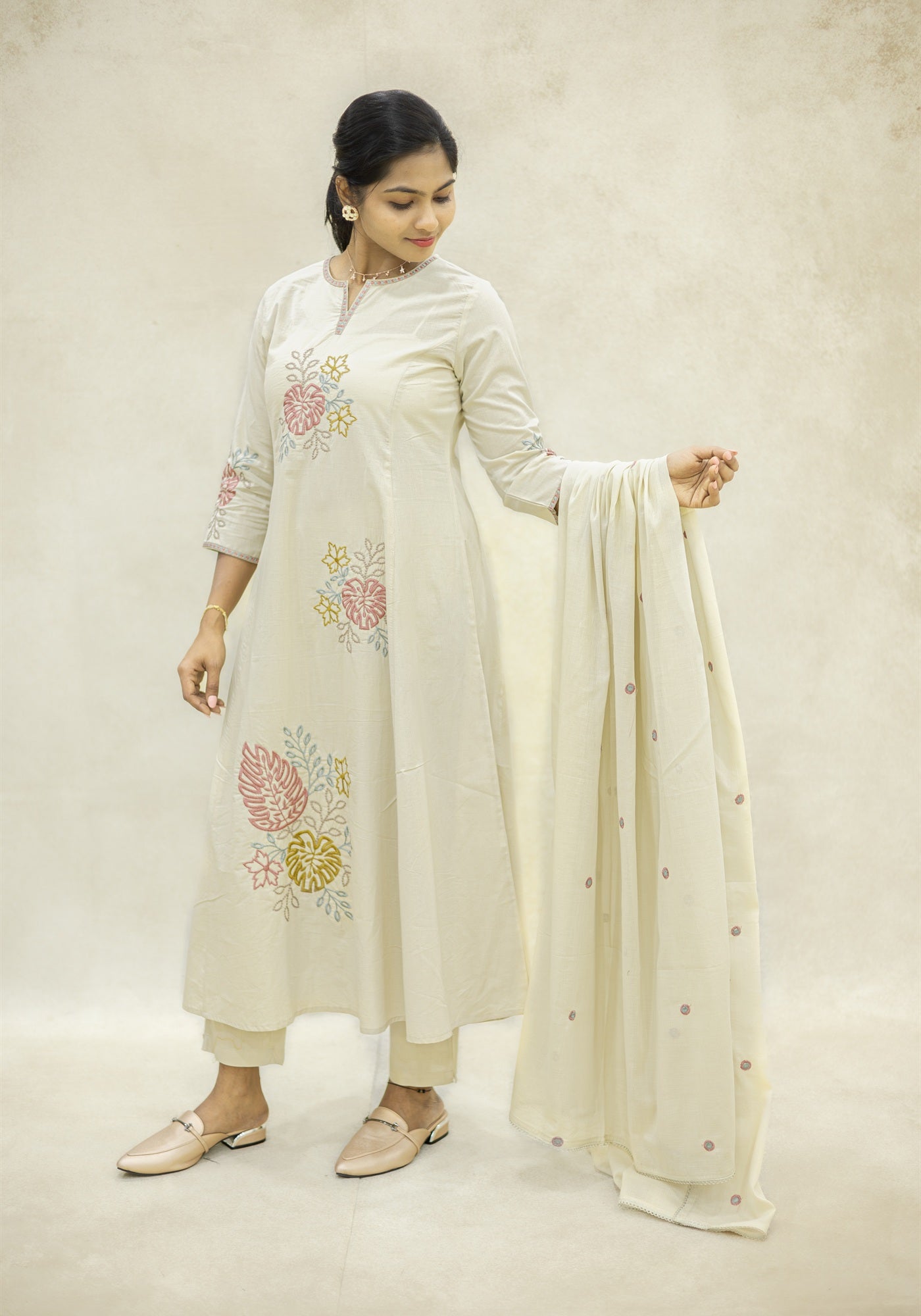 Light Cream Floral Kurta Pant Set with Dupatta - Light Cream