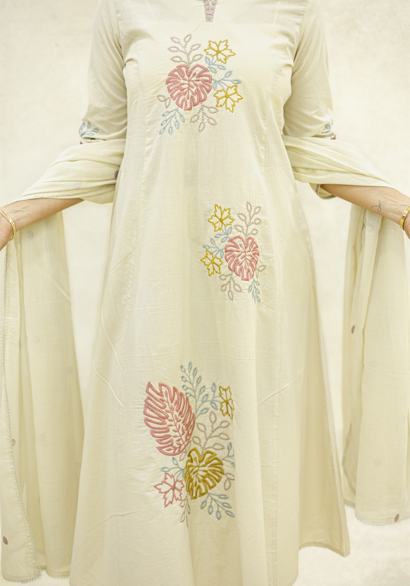 Light Cream Floral Kurta Pant Set with Dupatta - Light Cream