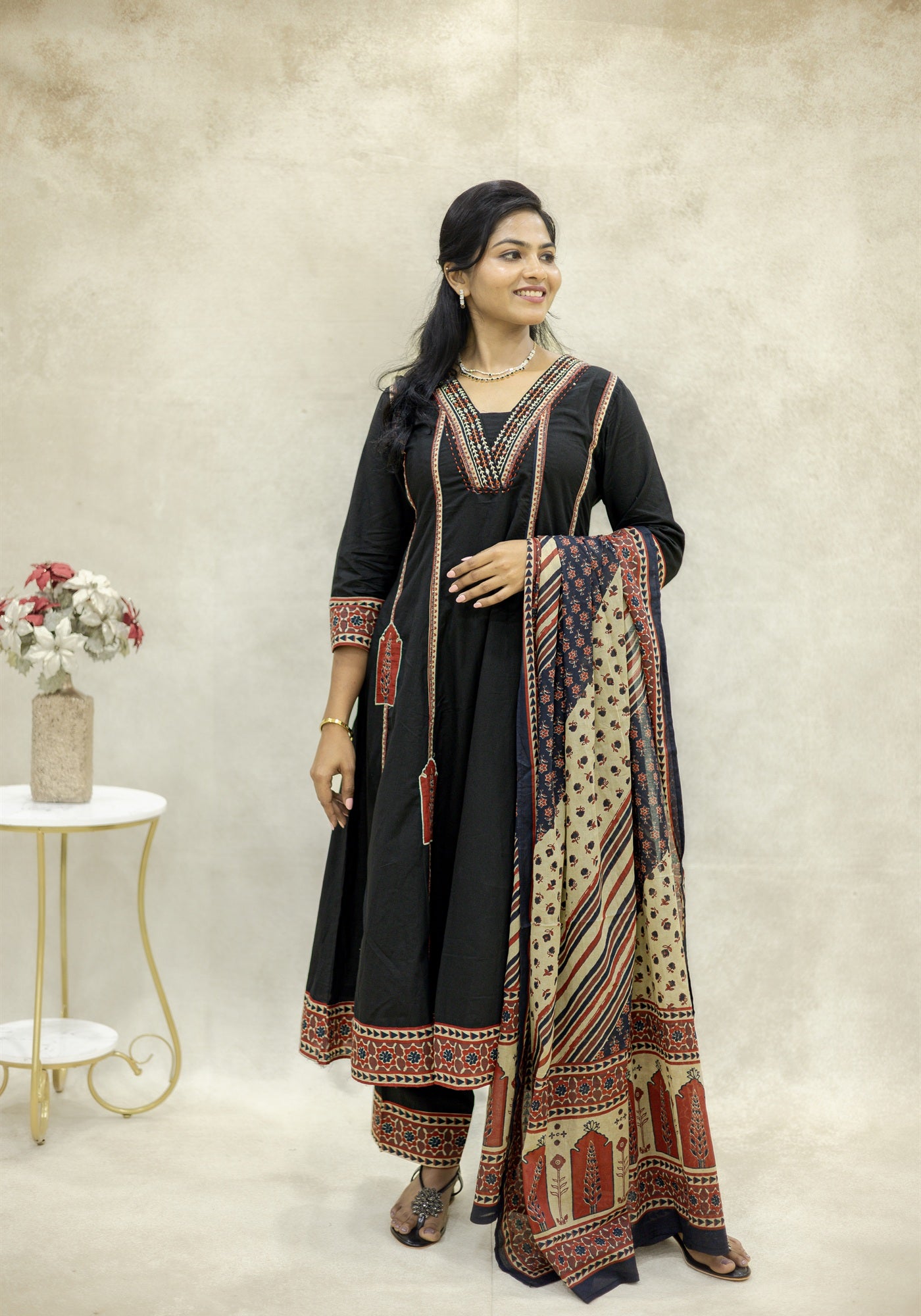 Black Ethnic Border Kurta Pant Set with Dupatta - Black