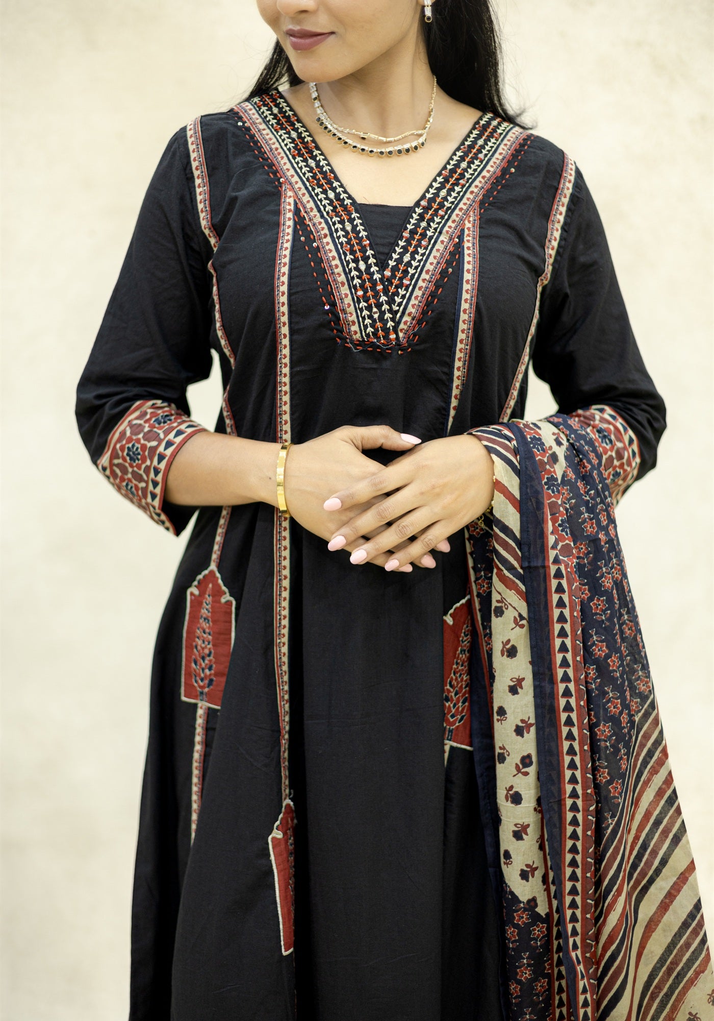 Black Ethnic Border Kurta Pant Set with Dupatta - Black