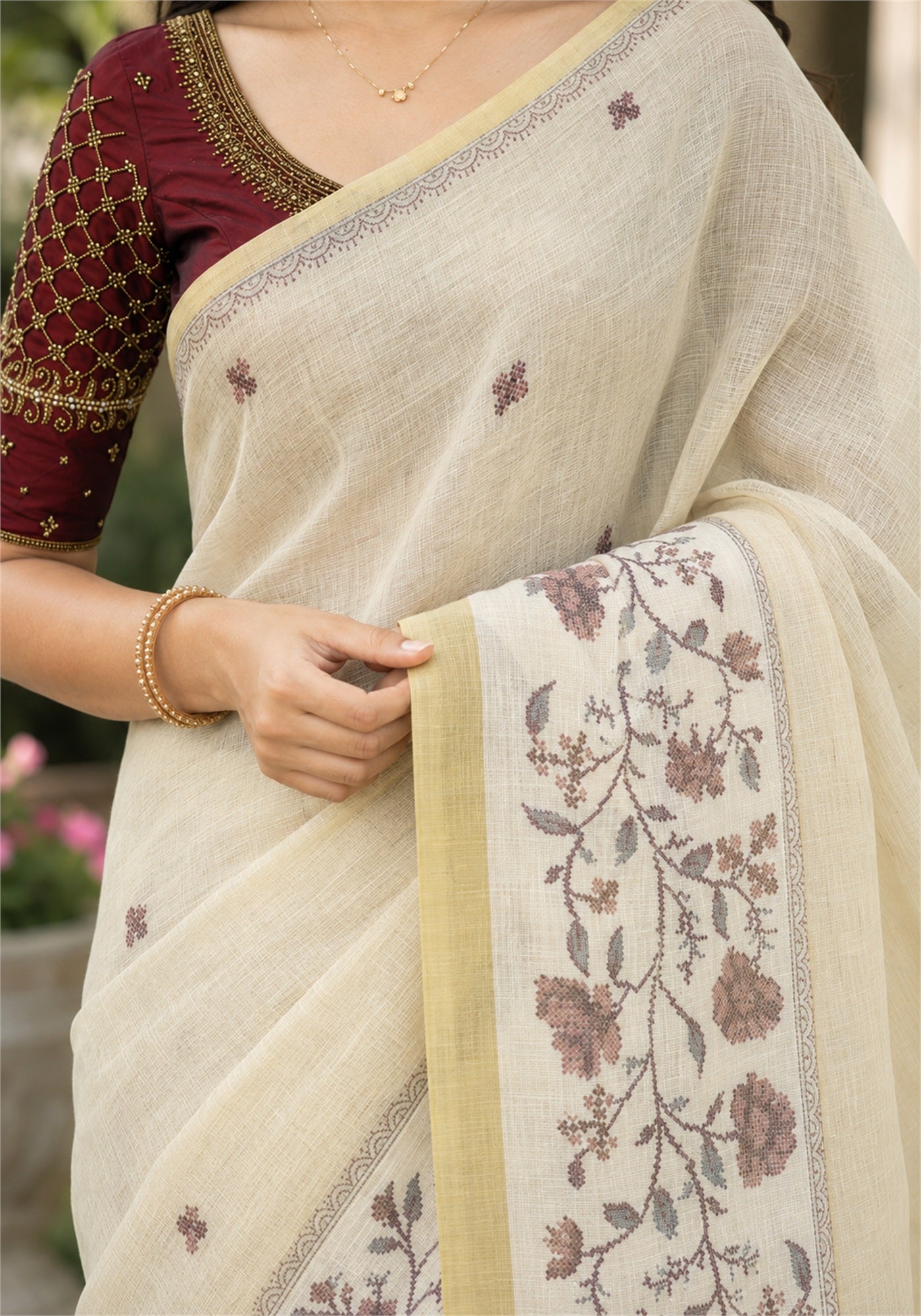 Linen Cotton Saree Ivory Cream Maroon Floral Pallu - LCS-1-4002 - view 4