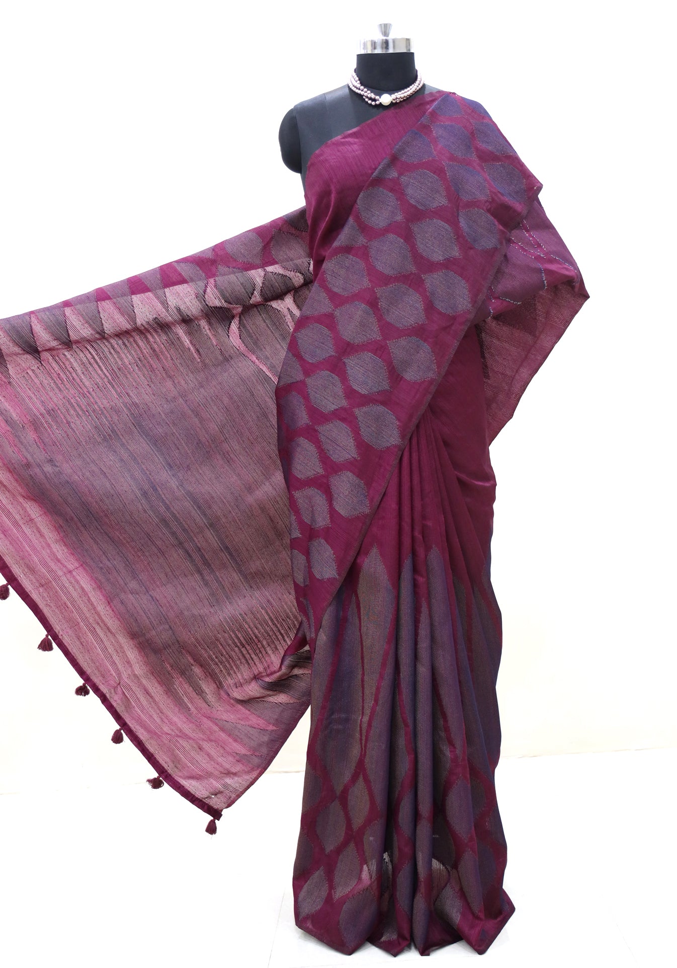 Dhupian Thread Silk Saree Magenta Grey Round Motif