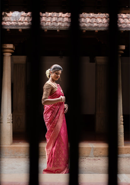 Premium Bridal Saree - Red and Gold - VIA-1-2601 - view 5
