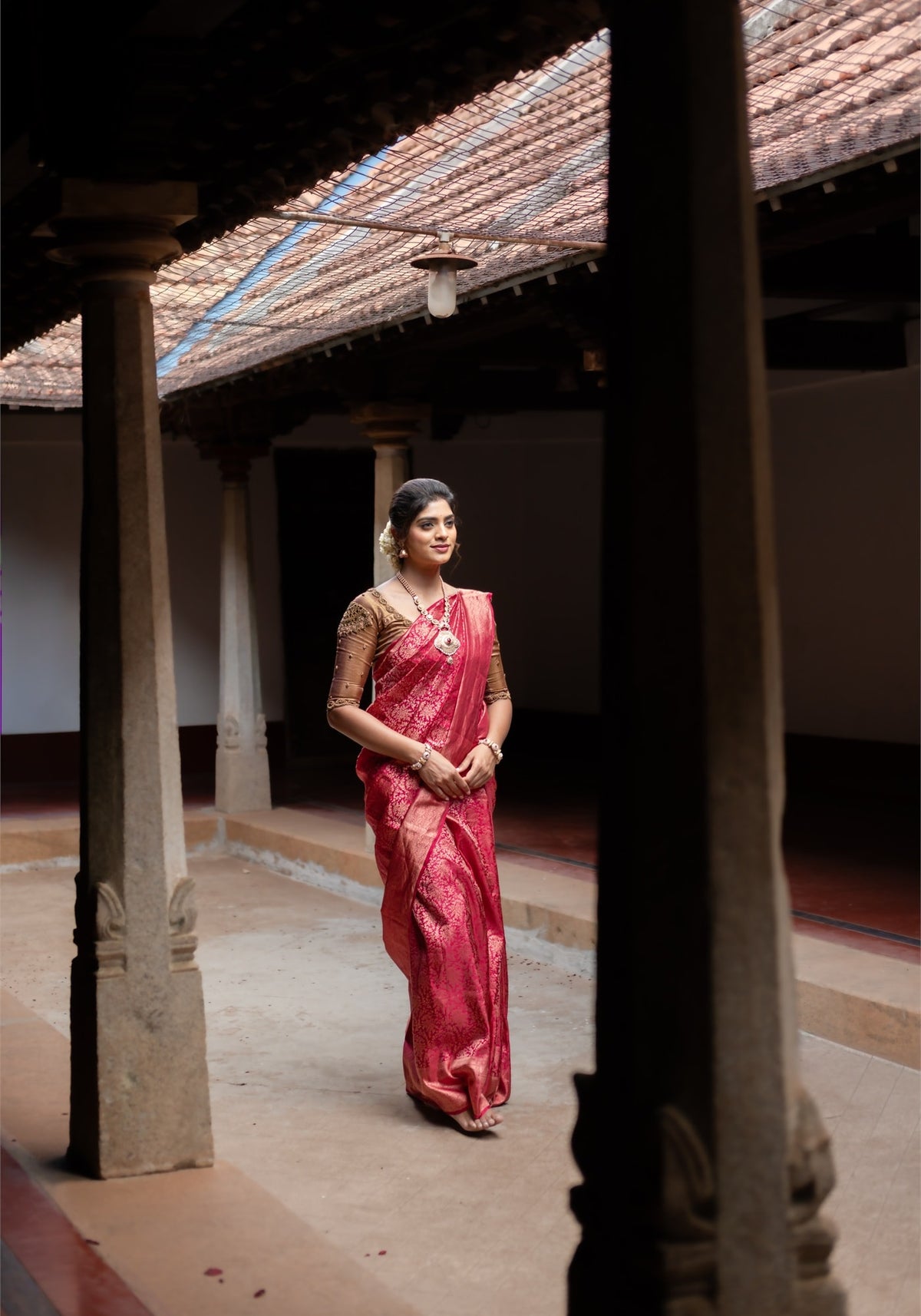 Premium Bridal Saree - Red and Gold - VIA-1-2601 - view 8