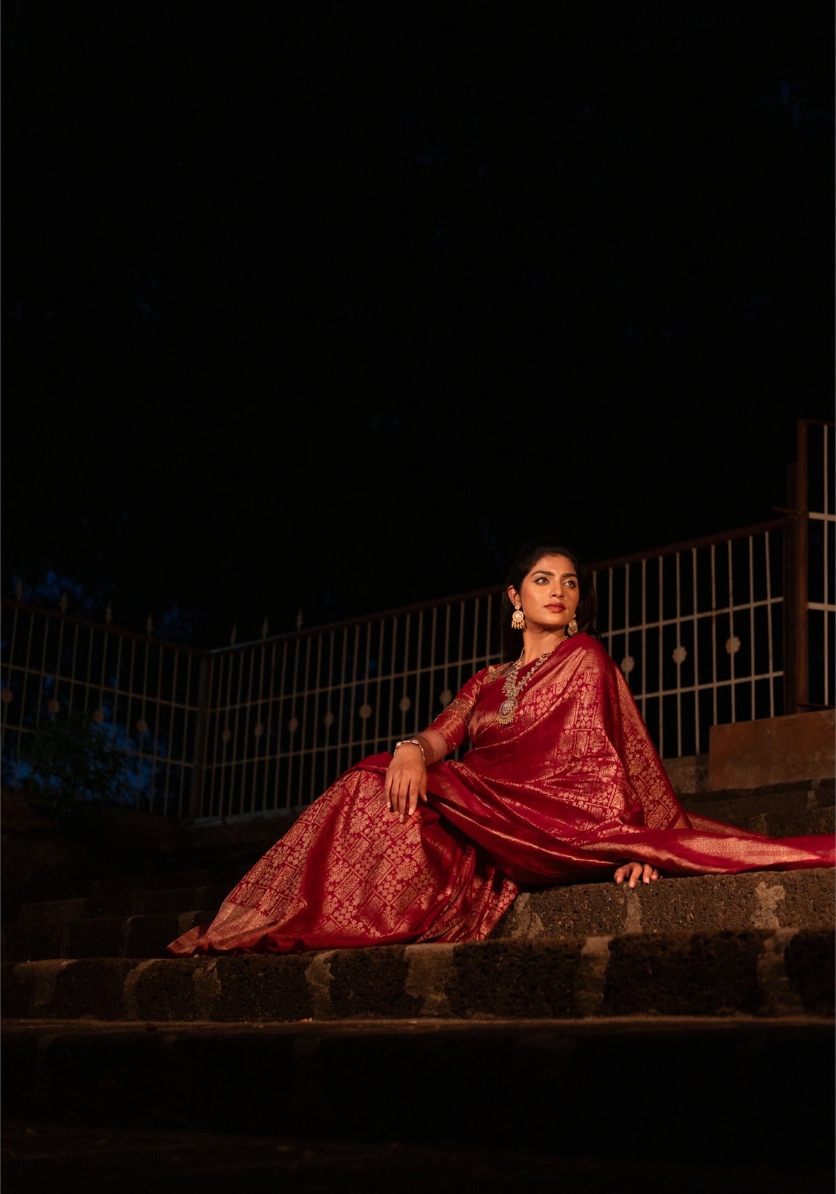 Premium Bridal Saree - Red and Gold - VIA-1-2602 - view 3